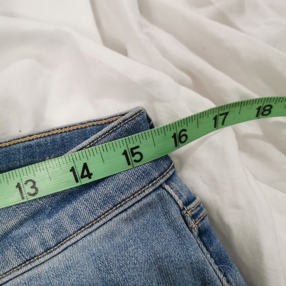 American Eagle Super Hi-Rise Jeans - Picture 9 of 10